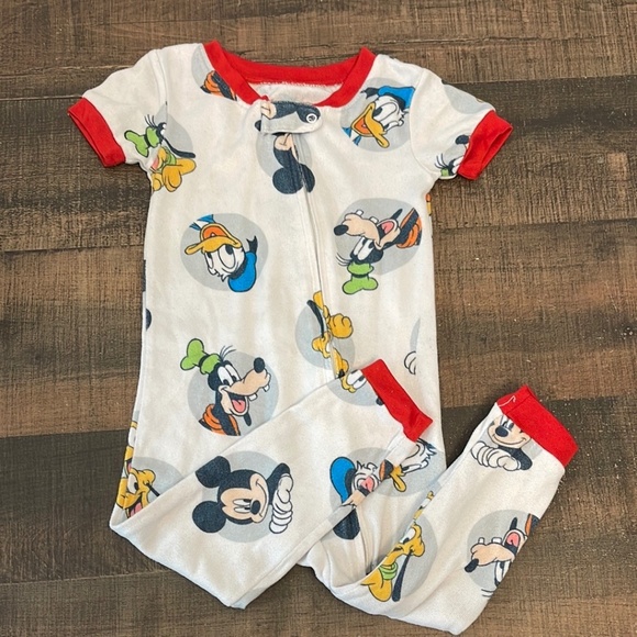 Size 18 months Disney short sleeve sleeper - Picture 1 of 5